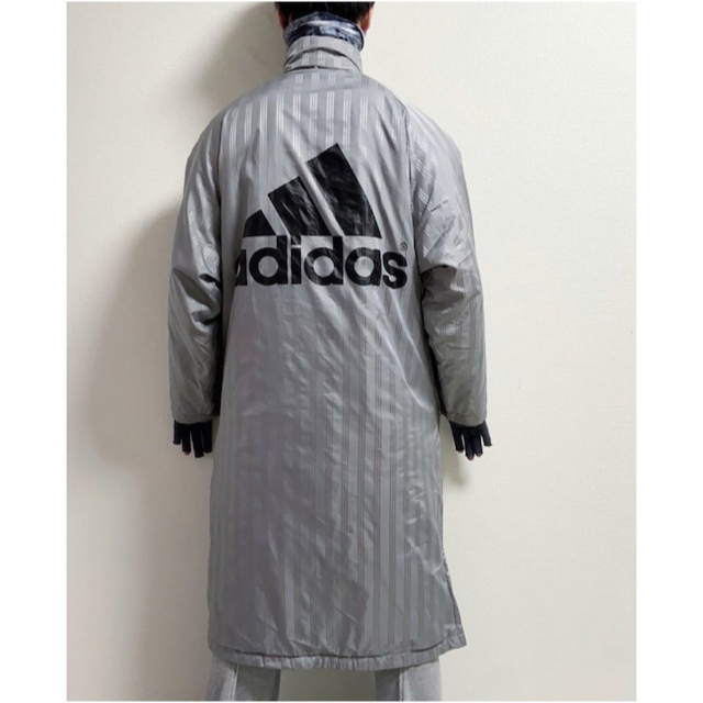 adidas - 2004年製 Y2K adidas シルバー ナイロン ベンチ ロング adidas - 2004年製 Y2K adidas シルバー ナイロン ベンチ ロング