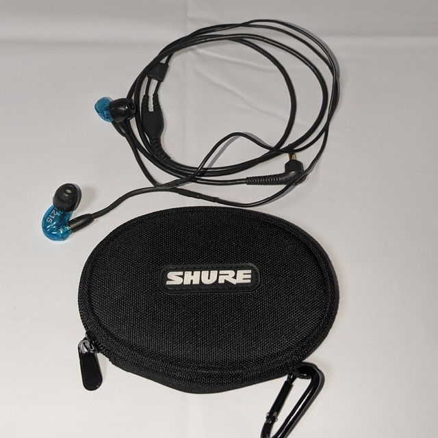 SHURE シュア 高遮音性イヤホン (有線タイプ)  SE215 スマホ/家電/カメラのオーディオ機器(ヘッドフォン/イヤフォン)の商品写真