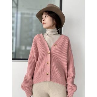 アパルトモン Pearl botton Vneck Cardigan atechindia.com