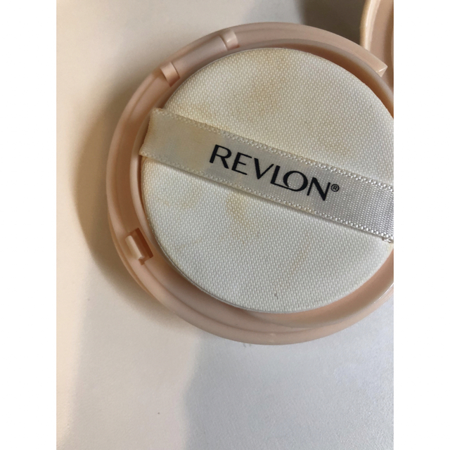 REVLON(レブロン)のレブロン　フォトレディキャンディッドウォーターエッセンスファンデーション コスメ/美容のベースメイク/化粧品(ファンデーション)の商品写真