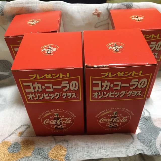 コカ・コーラ  オリンピックグラス  4個セット インテリア/住まい/日用品のキッチン/食器(グラス/カップ)の商品写真