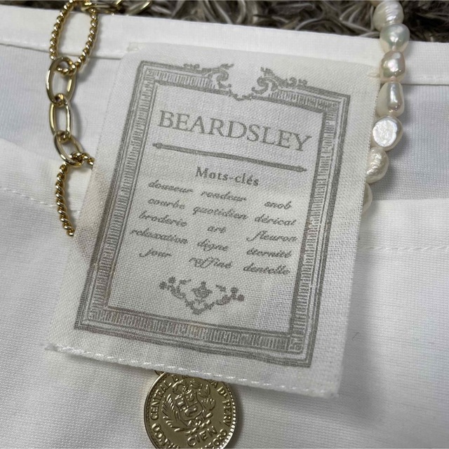 BEARDSLEY(ビアズリー)のBEARDSLEY ビアズリー  裾レースカットソー レディースのトップス(カットソー(長袖/七分))の商品写真
