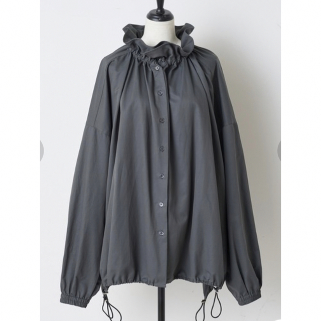 BEARDSLEY 衿ギャザーシャツブルゾン ¥22,000 BEARDSLEY 衿ギャザーシャツブルゾン ¥22,000