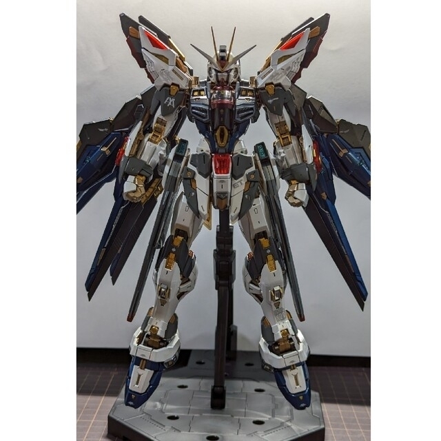 ガンプラ MGEX ストライクフリーダム 塗装済完成品 エンタメ/ホビーのおもちゃ/ぬいぐるみ(プラモデル)の商品写真