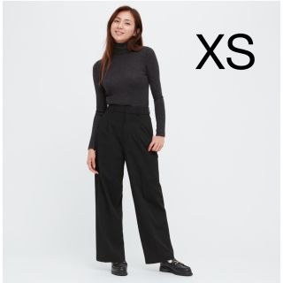 ユニクロ(UNIQLO)の専用 ユニクロ　タックワイドパンツ　ブラック　XS 新品(カジュアルパンツ)