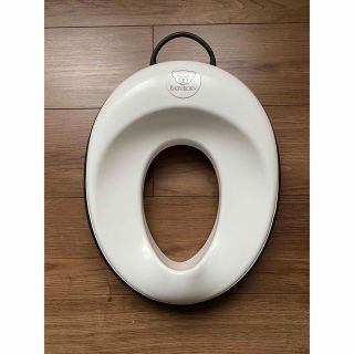 ベビービョルン(BABYBJORN)のベビービョルン　トイレットトレーナー(補助便座)