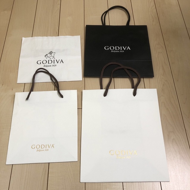 GODIVA(ゴディバ)のGODIVA 紙袋 レディースのバッグ(ショップ袋)の商品写真