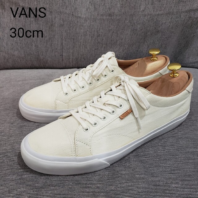 VANS(ヴァンズ)のVANS OLD SKOOL 30cm ホワイト メンズの靴/シューズ(スニーカー)の商品写真