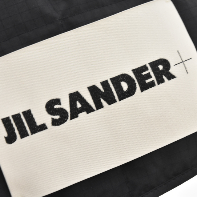 Jil Sander(ジルサンダー)のJIL SANDER ジルサンダー 21AW キルティング ダウンスカーフ マフラー JPUT590094 MT441300 ブラック メンズのファッション小物(マフラー)の商品写真