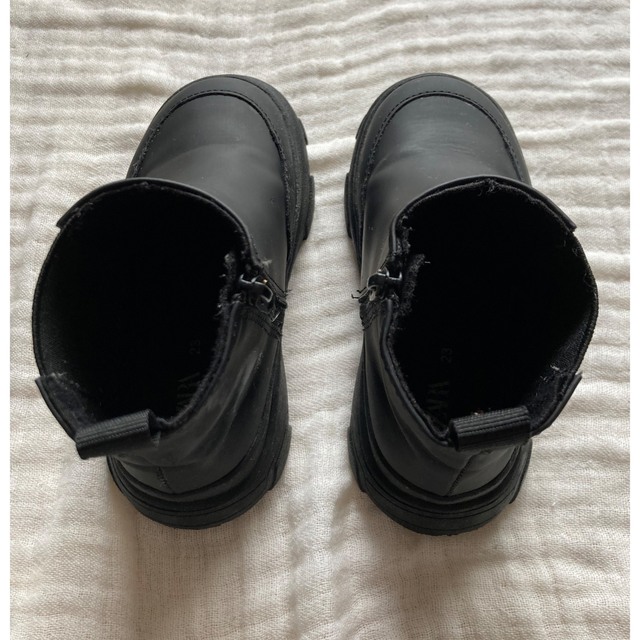 ZARA KIDS(ザラキッズ)のZARA BABY ベイビー　キッズ　サイドゴアラバーブーツ　23 14.5cm キッズ/ベビー/マタニティのベビー靴/シューズ(~14cm)(ブーツ)の商品写真