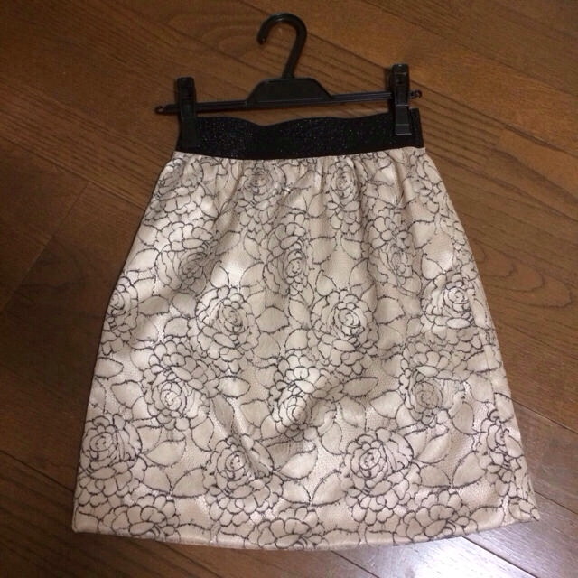 Swingle(スウィングル)の新品札付き☆swingle スカート レディースのスカート(ひざ丈スカート)の商品写真