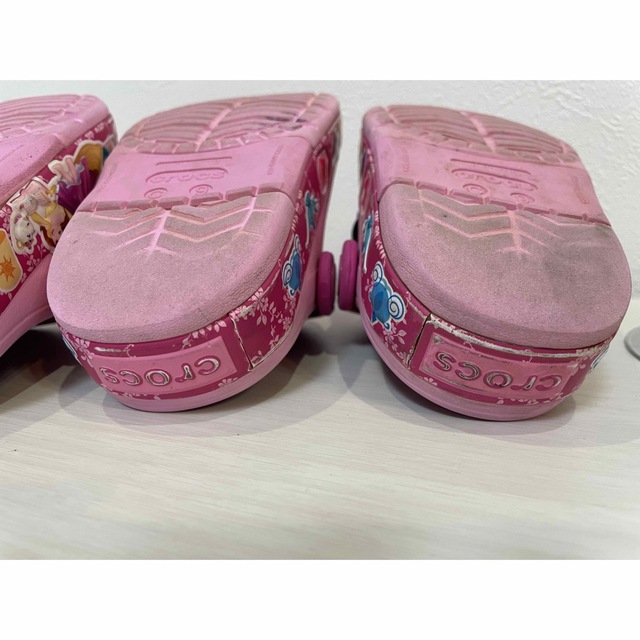 crocs(クロックス)のcrocs 女の子 16.5 2足セット キッズ/ベビー/マタニティのキッズ靴/シューズ(15cm~)(サンダル)の商品写真