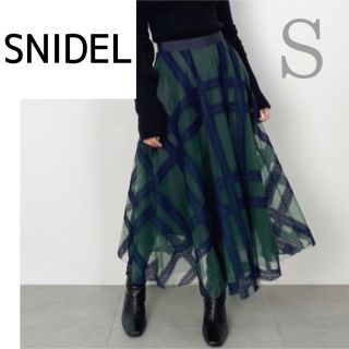 スナイデル(SNIDEL)の【スナイデル】エンブロイダリー チェック スカート グリーン 田中みな実(ロングスカート)