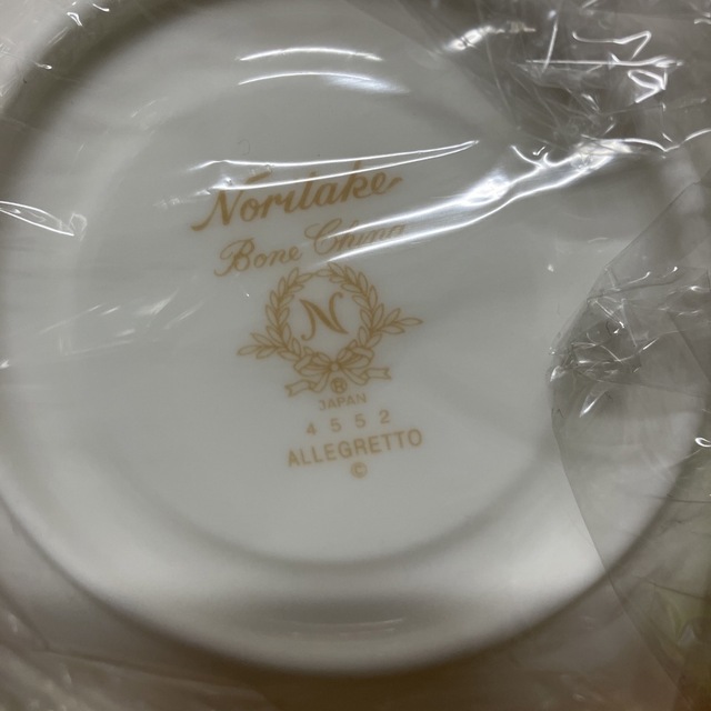 Noritake(ノリタケ)の新品☆ノリタケ　アレグレット　カップ&ソーサー　4客 インテリア/住まい/日用品のキッチン/食器(グラス/カップ)の商品写真