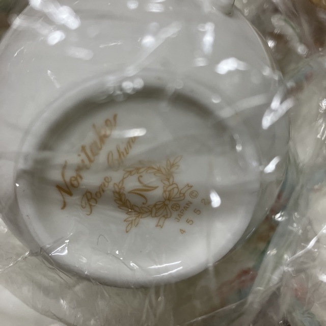 Noritake(ノリタケ)の新品☆ノリタケ　アレグレット　カップ&ソーサー　4客 インテリア/住まい/日用品のキッチン/食器(グラス/カップ)の商品写真