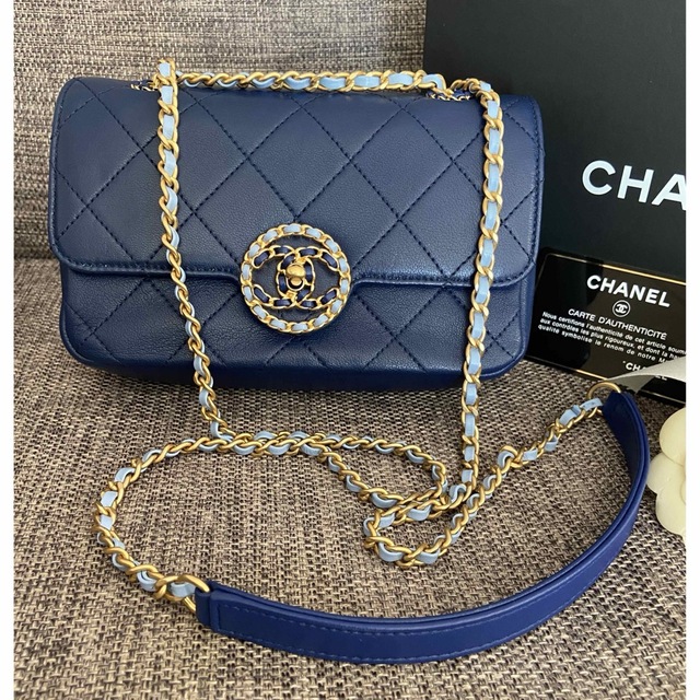 ショルダーバッグ正規品　CHANEL 希少　マトラッセ　ネイビー