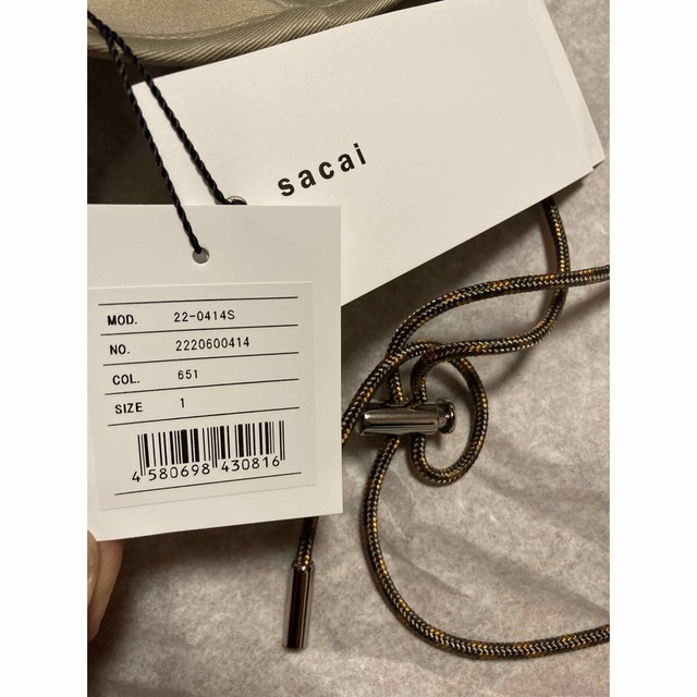 sacai(サカイ)の新品　希少品　SACAI ダブルブリム コットンツイル バケットハット　ベージュ メンズの帽子(ハット)の商品写真