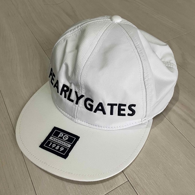 PEARLY GATES(パーリーゲイツ)のPEARLY GATES キャップ　ホワイト スポーツ/アウトドアのゴルフ(ウエア)の商品写真