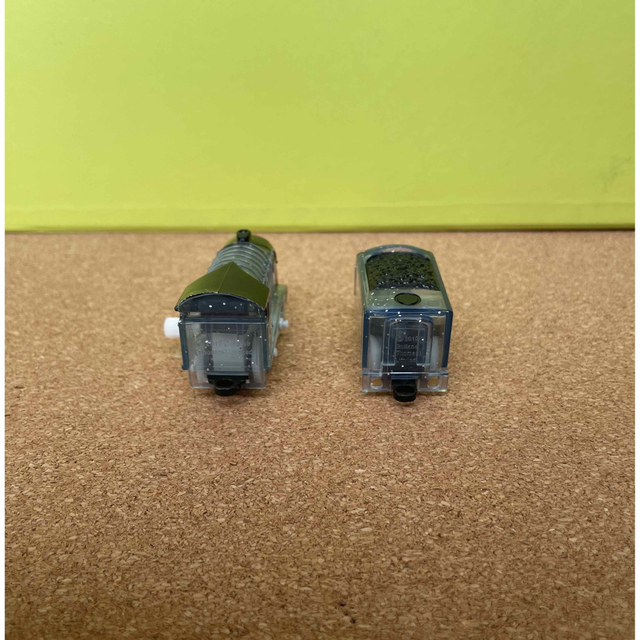 T-ARTS(タカラトミーアーツ)のカプセルプラレール　トーマス　きらきらラメスペンサー キッズ/ベビー/マタニティのおもちゃ(電車のおもちゃ/車)の商品写真