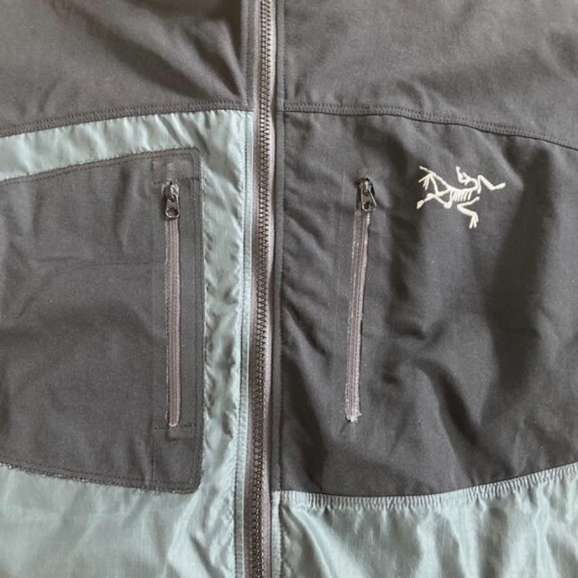 ARC'TERYX(アークテリクス)のARCTERYX TAU LIGHT JACKET L SIZE メンズのジャケット/アウター(ナイロンジャケット)の商品写真