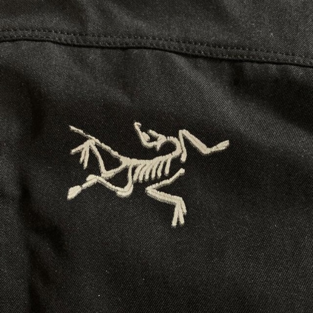 ARC'TERYX(アークテリクス)のARCTERYX TAU LIGHT JACKET L SIZE メンズのジャケット/アウター(ナイロンジャケット)の商品写真