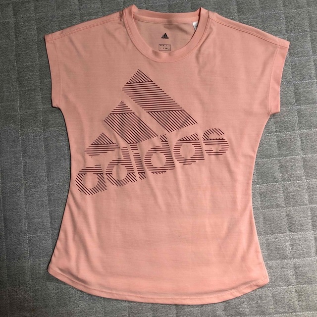 adidas(アディダス)のadidas Tシャツ スポーツ/アウトドアのランニング(ウェア)の商品写真