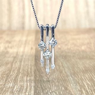 お洒落・照り抜群!k18WG ダイヤ デザインネックレス 5.65g GR827の