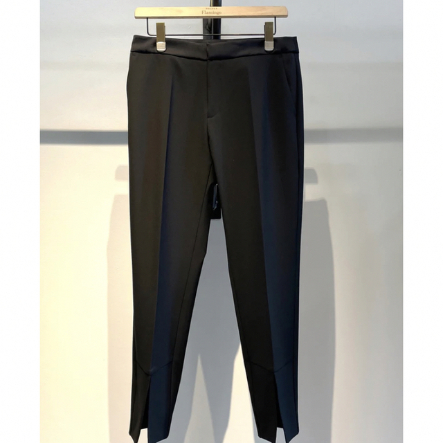 CINOH(チノ)の2022SS 新品 CINOH FRONT SLIT PANTS レディースのパンツ(その他)の商品写真