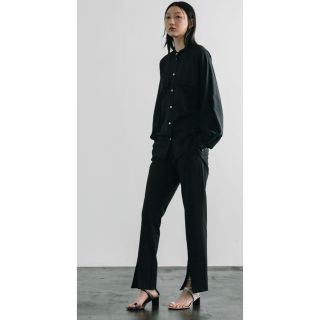 チノ(CINOH)の2022SS 新品 CINOH FRONT SLIT PANTS(その他)