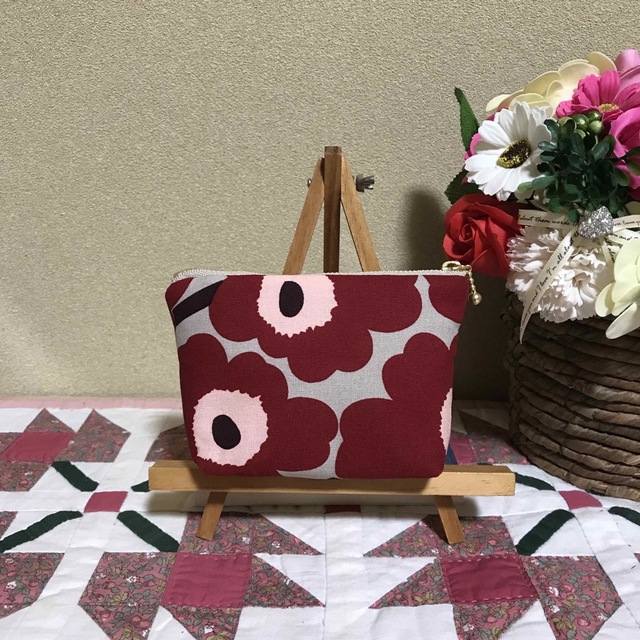 marimekko(マリメッコ)のマリメッコ  生地ハンドメイド　2022FWカラー　ミニウニッコ　マチ付きポーチ ハンドメイドのファッション小物(ポーチ)の商品写真