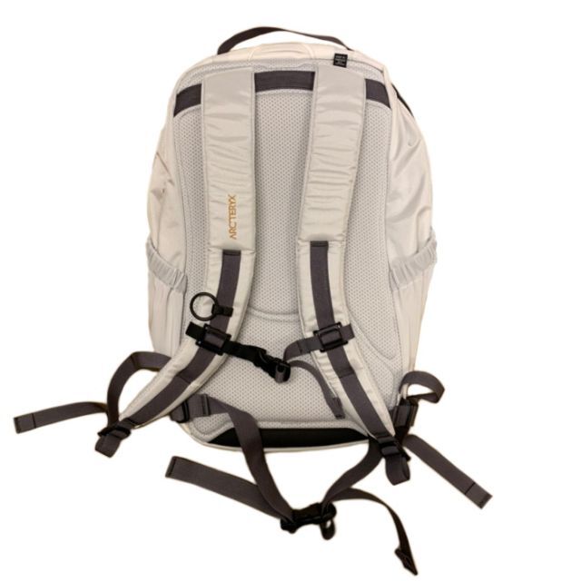 ARC'TERYX(アークテリクス)のARC'TERYX BEAMS Mantis 26 Backpack 白 メンズのバッグ(バッグパック/リュック)の商品写真