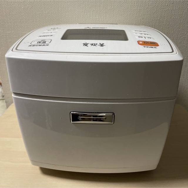 商品 三菱 IHジャー 炊飯器 NJ-KSE106-W 5.5合炊き ピュアホワイト