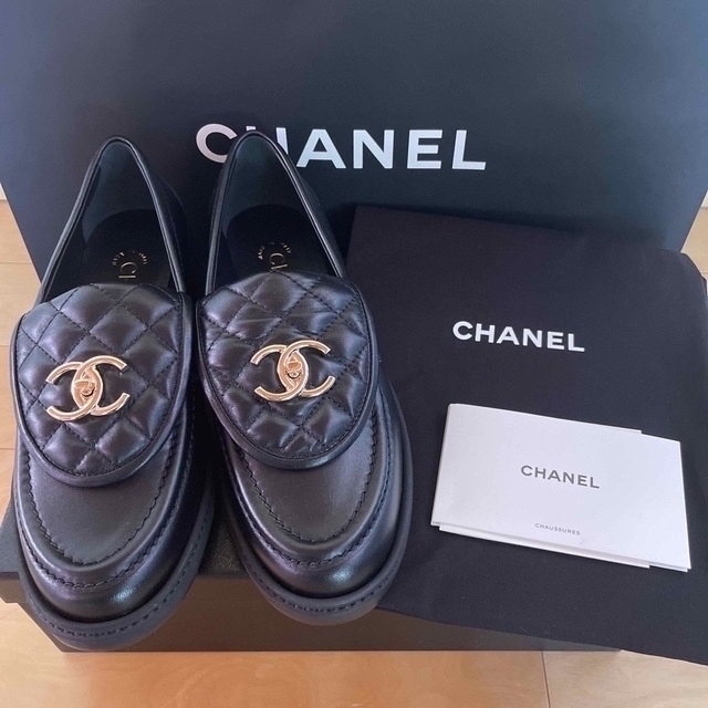 CHANEL(シャネル)のチップさま専用シャネルローファー レディースの靴/シューズ(ローファー/革靴)の商品写真