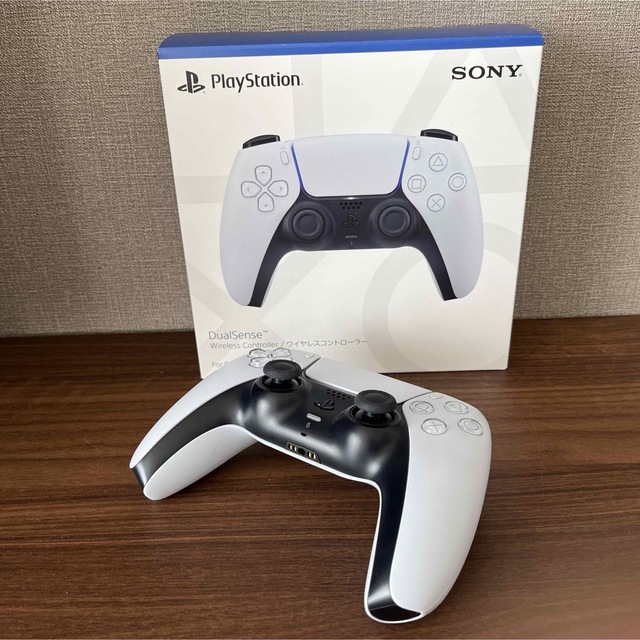 PlayStation(プレイステーション)のPS5 DualSenseワイヤレスコントローラ　ジャンク品 エンタメ/ホビーのゲームソフト/ゲーム機本体(その他)の商品写真