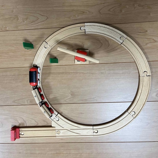 BRIO(ブリオ)のBRIO クラシック　貨物輸送セット キッズ/ベビー/マタニティのおもちゃ(電車のおもちゃ/車)の商品写真