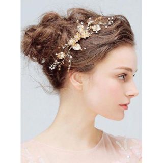 ☆ゴールド髪飾りウェディングヘッドドレスブライダル結婚式ヘアアクセサリー ボンネ(ラバーベルト)