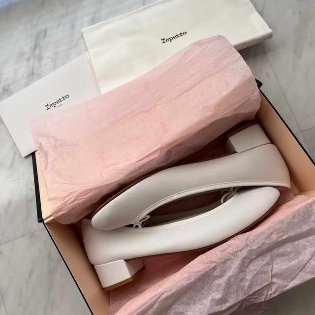 repetto(レペット)のレペット　repetto バレリーナ カミーユ バレエシューズ　ホワイト　38 レディースの靴/シューズ(ハイヒール/パンプス)の商品写真