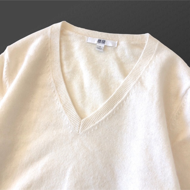 ユニクロ Ｖネック　カシミヤ100 ニット S 白 長袖 セーター ハイゲージ