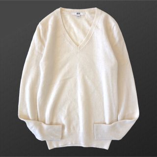 ユニクロ(UNIQLO)のユニクロ Ｖネック　カシミヤ100 ニット S 白 長袖 セーター ハイゲージ(ニット/セーター)