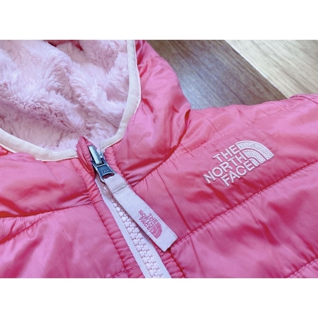 THE NORTH FACE(ザノースフェイス)の専用ノースフェイスリバーシブダウンジャンパー110位northfaceピンク女児 キッズ/ベビー/マタニティのキッズ服女の子用(90cm~)(ジャケット/上着)の商品写真