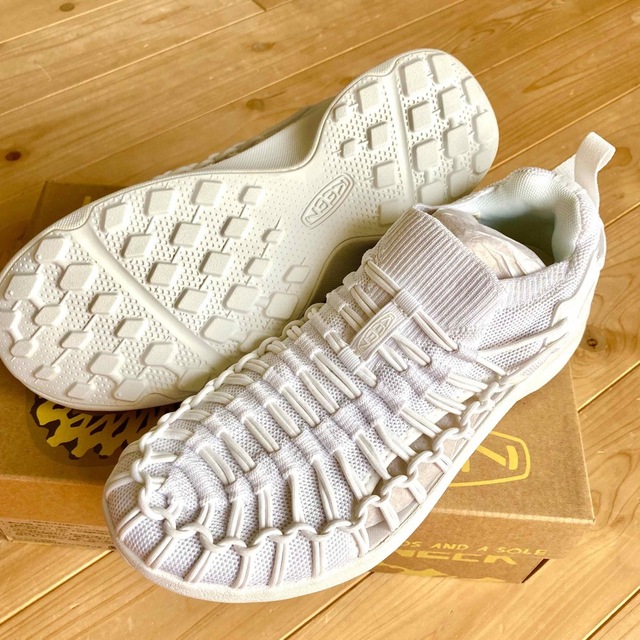 KEEN(キーン)のKEEN UNEEK SNK 27.5cm メンズの靴/シューズ(スニーカー)の商品写真