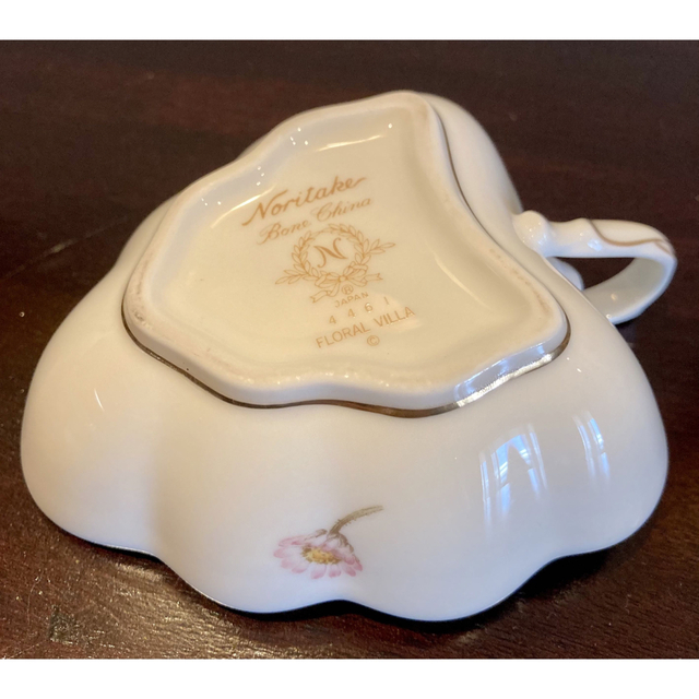 Noritake(ノリタケ)のノリタケ フローラルヴィラ FLORALVILLA小皿 Noritakeリーフ型 エンタメ/ホビーの美術品/アンティーク(陶芸)の商品写真