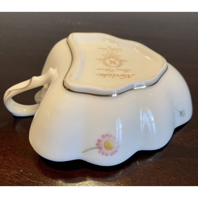 Noritake(ノリタケ)のノリタケ フローラルヴィラ FLORALVILLA小皿 Noritakeリーフ型 エンタメ/ホビーの美術品/アンティーク(陶芸)の商品写真