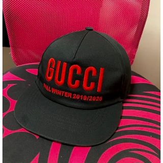 グッチ(Gucci)の希少　国内正規品　グッチ　キャップ　黒　ブラック　XL 赤　帽子　ニューエラ(キャップ)