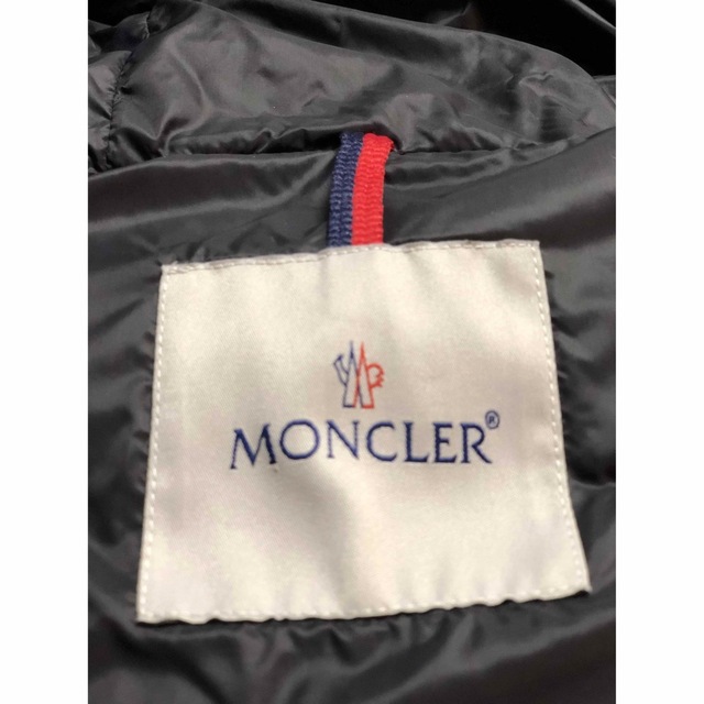 MONCLER(モンクレール)のシーズン前特別価格！モンクレール　レアダウンベスト　美品！ メンズのジャケット/アウター(ダウンジャケット)の商品写真