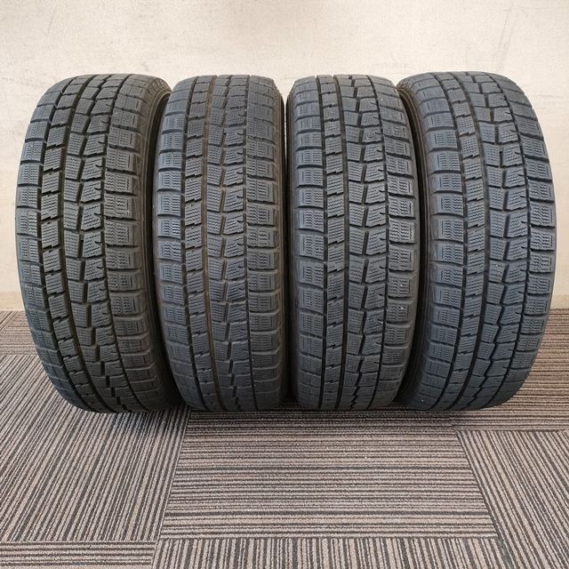 DUNLOP(ダンロップ)のDUNLOP 185/65R15 88Q ウインターマックス YW059 K 自動車/バイクの自動車(タイヤ)の商品写真