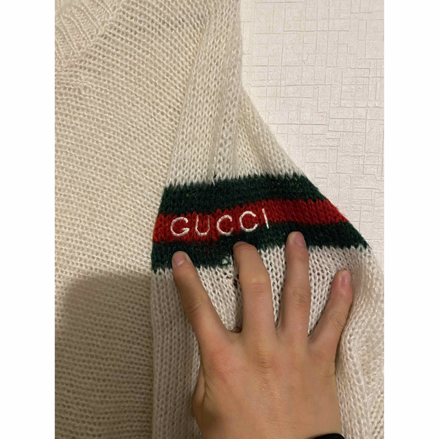 Gucci(グッチ)のGUCCI 白　ニット　希少価値　春先にも使用可能 レディースのトップス(ニット/セーター)の商品写真