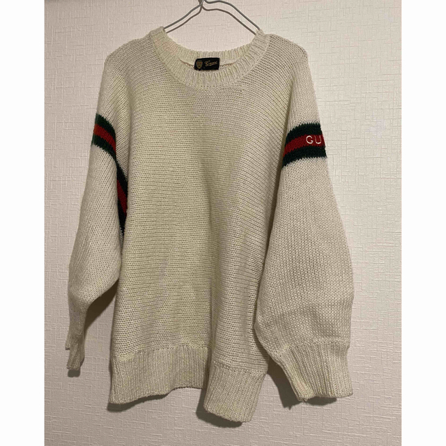 激安価格の Gucci - 白　ニット GUCCI ニット+セーター
