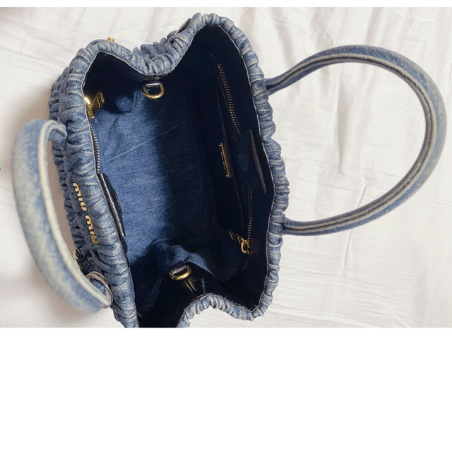 miumiu(ミュウミュウ)のミュウミュウ　デニムバッグ レディースのバッグ(ハンドバッグ)の商品写真