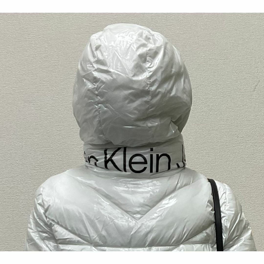 Calvin Klein(カルバンクライン)のカルバン クライン ジーンズ　パデッド コート 02B22　サイズS　ホワイト レディースのジャケット/アウター(ナイロンジャケット)の商品写真